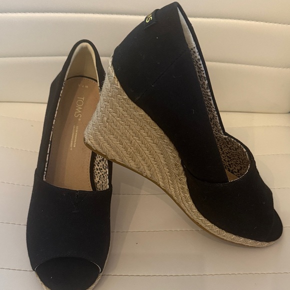 Toms Shoes - TOMS Black Canvas Michelle Wedge Espadrilles 7.5